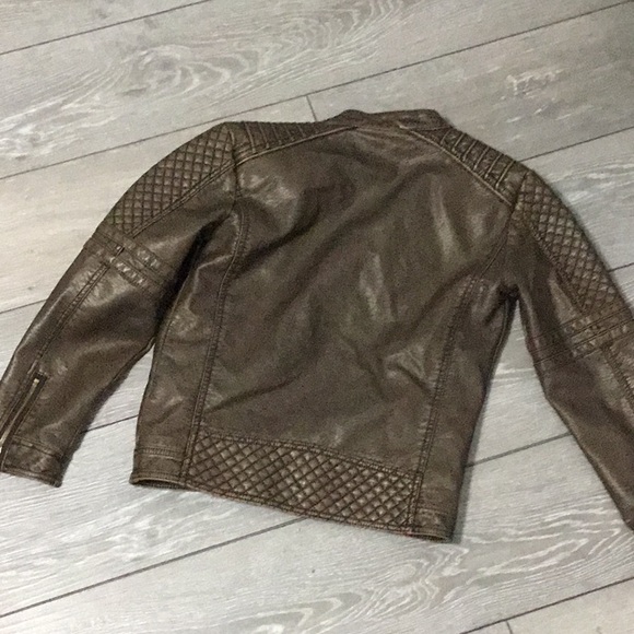Kids Brown Faux Leather Moto Jacket Brass Zippers Quilted Shoulders UNISEX 11/12 - Picture 2 of 8